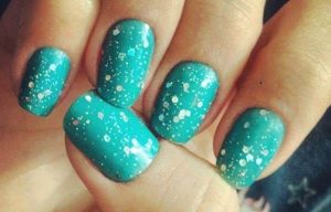 manicura turquesa